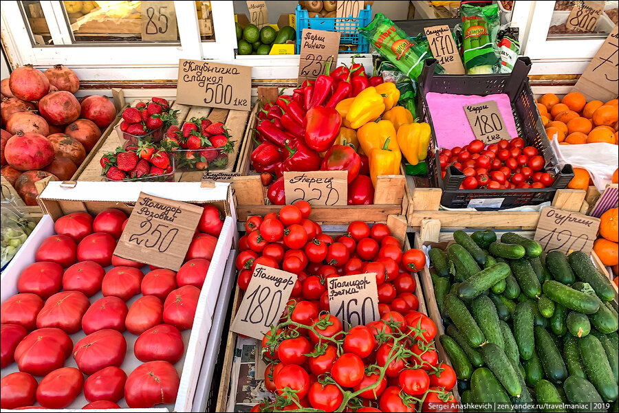 Агрессия торговцев на рынке в Керчи: фотографировал цены и едва не получил по лицу