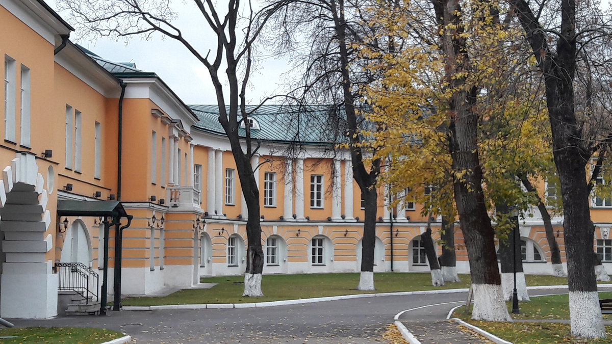 Левое крыло