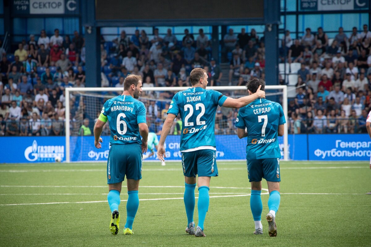 Бранислав Иванович, Артем Дзюба, Сердар Азмун