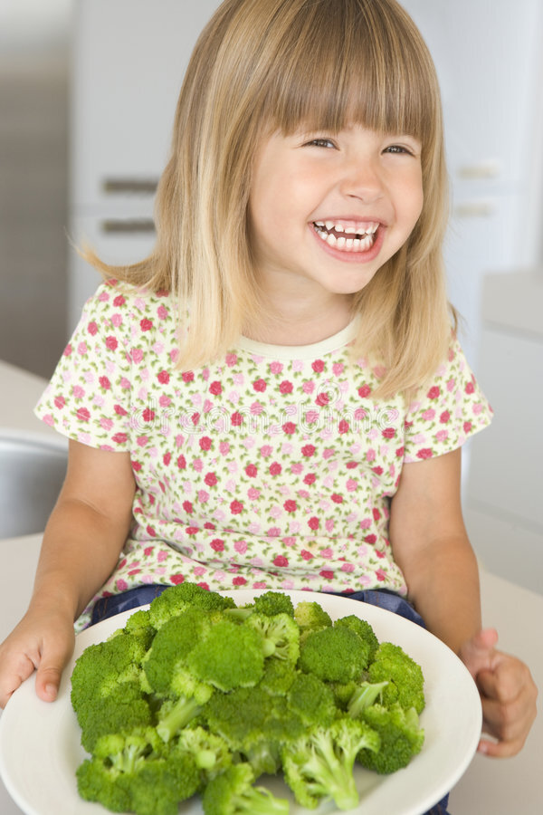 https://thumbs.dreamstime.com/b/%D0%B1%D1%80%D0%BE%D0%BA%D0%BA%D0%BE%D0%BB%D0%B8-%D0%B5%D1%81%D1%82%D1%8C-%D0%B4%D0%B5%D1%82%D0%B5%D0%BD%D1%8B%D1%88%D0%B5%D0%B9-%D0%BA%D1%83%D1%85%D0%BD%D0%B8-%D0%B4%D0%B5%D0%B2%D1%83%D1%88%D0%BA%D0%B8-%D1%81%D1%8C-5938431.jpg