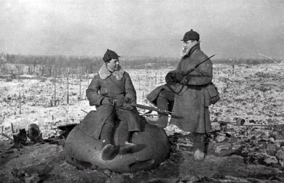 Красноармейцы на прорванной "линии Маннергейма" (фотография из Яндекс. Картинки)