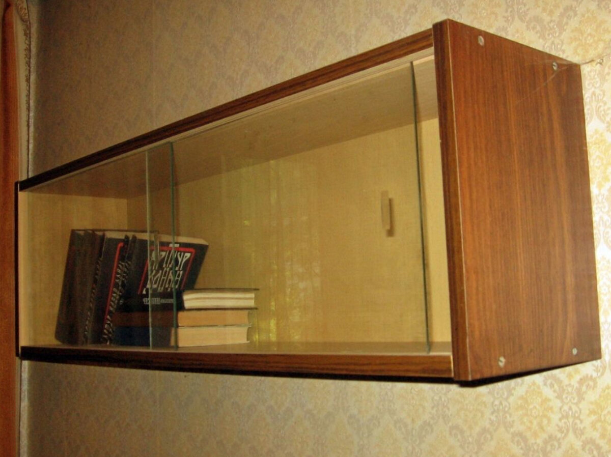 Полка книжная навесная со стеклом