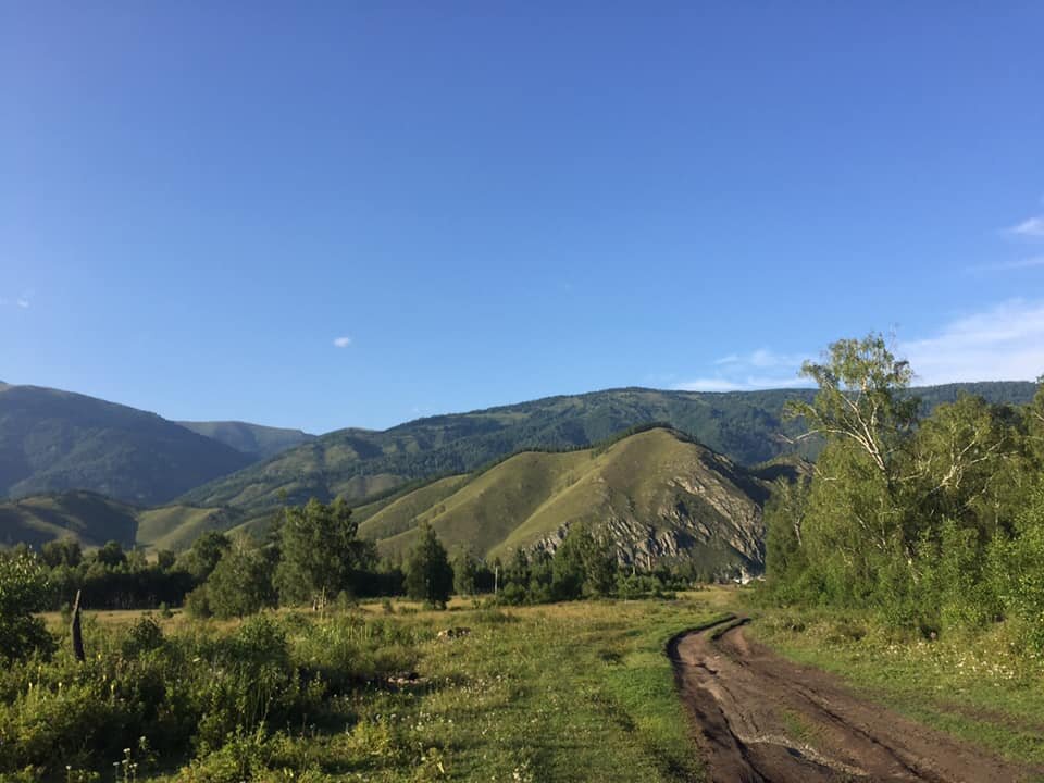 На своем "Ковровце" он проехал  тысячи км по Горному Алтаю