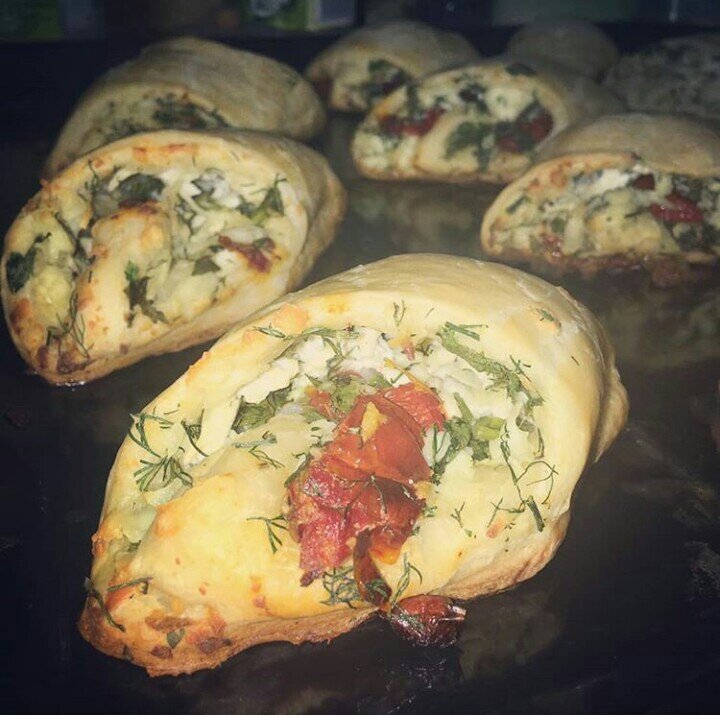 Когда хочется быстро приготовить что-то вкусное, а время на это не хочется тратить много, то выручит такой рецепт.