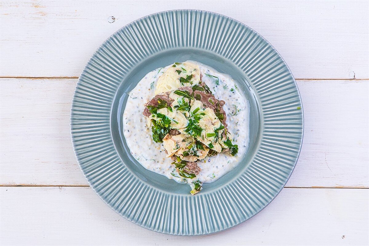 Порции еды должны быть небольшими: лучше есть чаще, но понемногу.