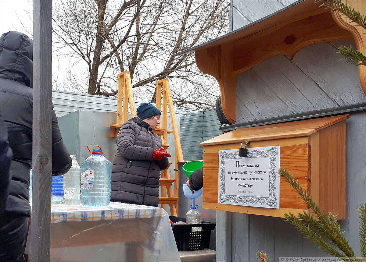 Крещенские купания в Ивановской области: фото очереди к купальням, торговля  | Fotografersha | Дзен