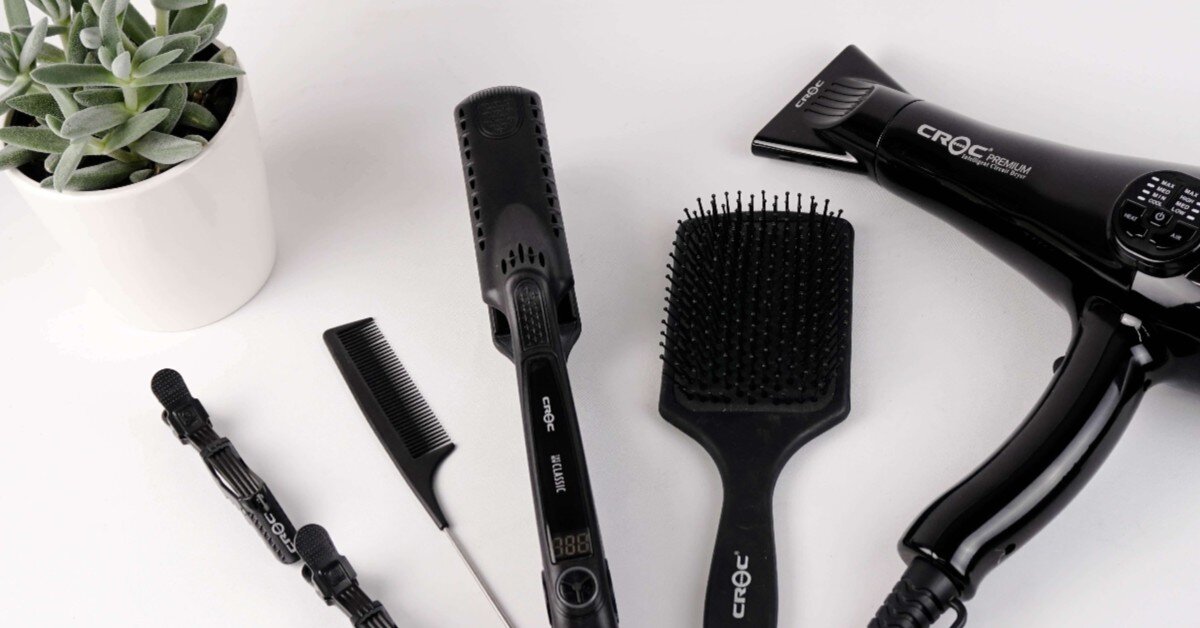  Добавление мягких завитков к волосам, выпрямление натуральных волос и сушка феном - это то, что мы все делаем. Тепловая укладка проста, быстра и делает наши волосы красивыми, по крайней мере, на данный момент. Но, как мы все знаем, тепловая укладка  очень вредна для наших  волос. Хотя, возможно вы, не сможете увидеть сразу обгоревшие волосы после первой укладки. 