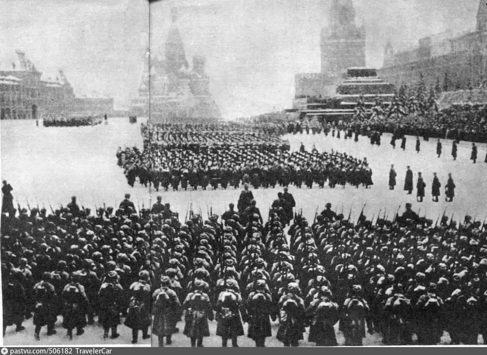 Военный парад на Красной площади. Москва, 7 ноября 1941 года
