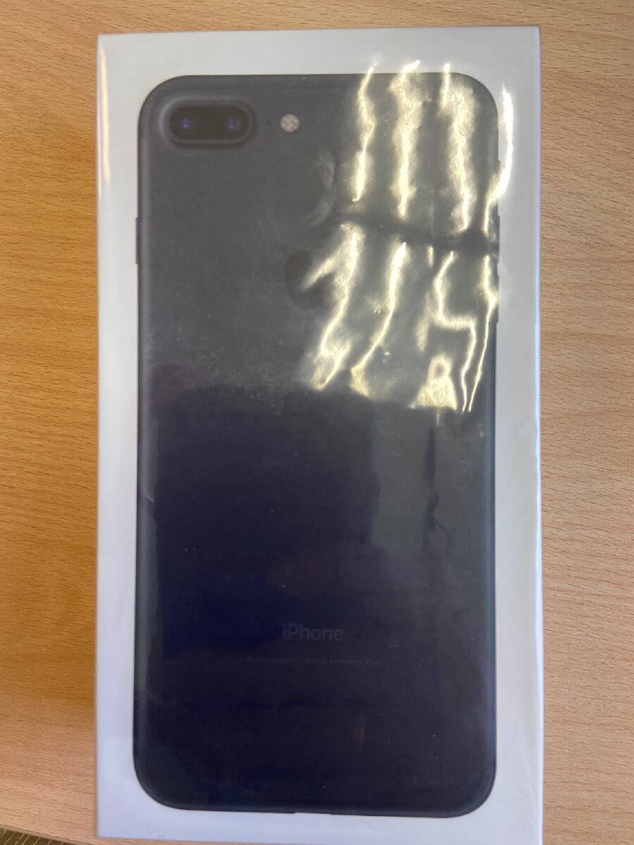 Внешне почти как оригинал. В пленке, запечатанный. 