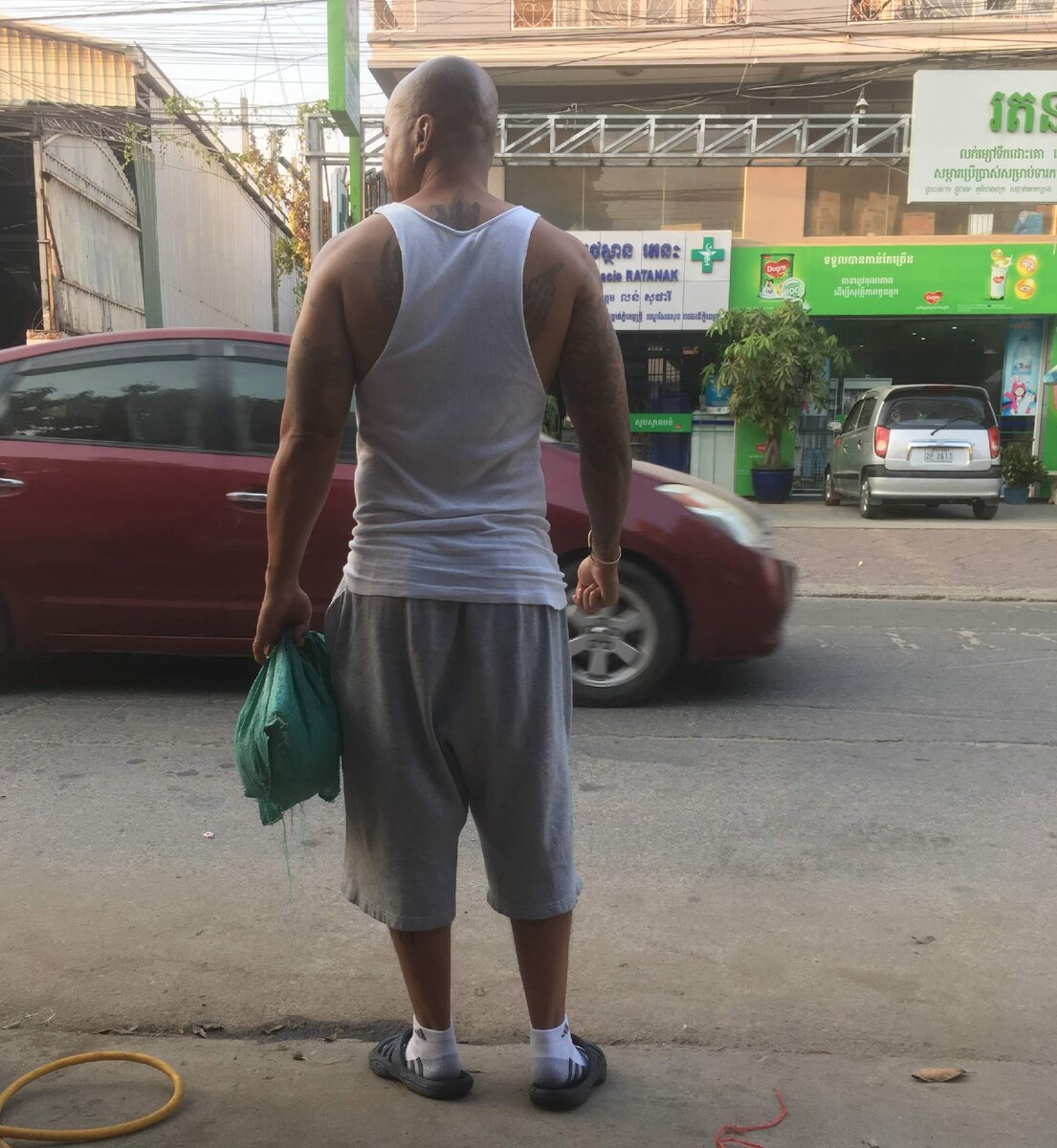 Это не китаец, но для статейного фото сгодится