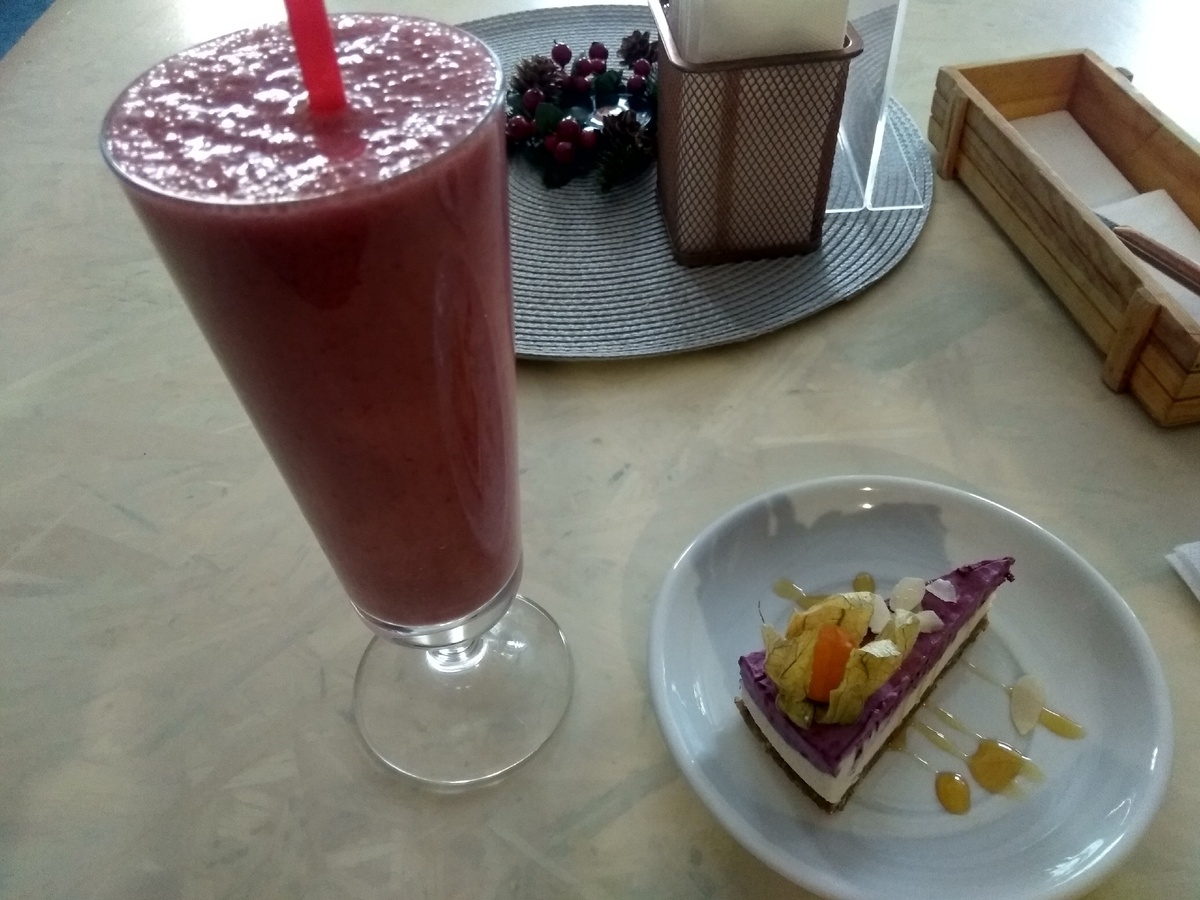 Смузи и  Raw-тортик