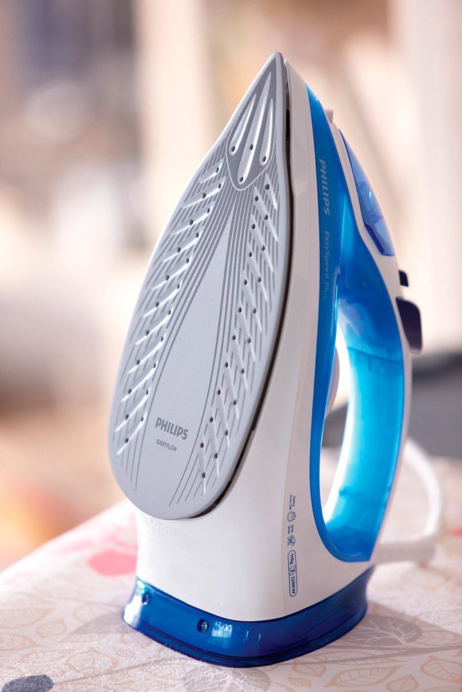 Главный помощник при нанесении  термонаклеек.