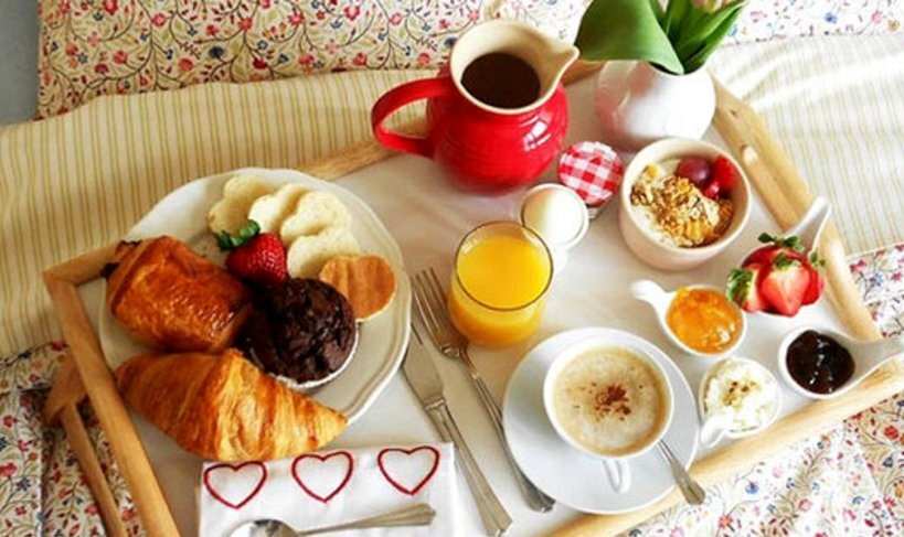 Романтический завтрак в стиле Парижа