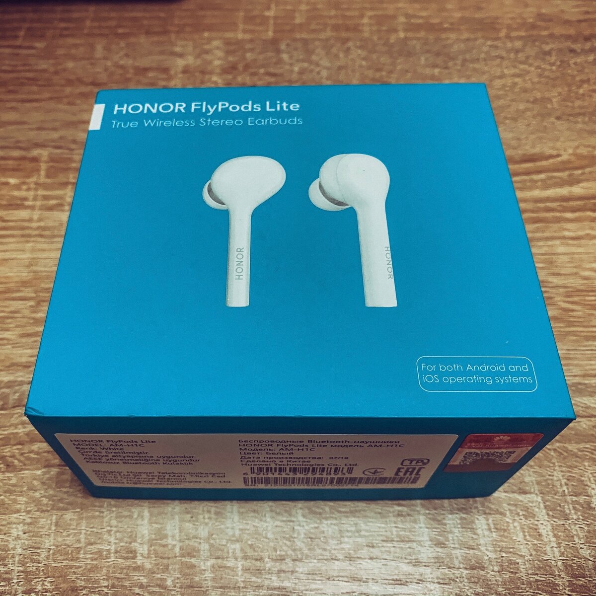 Наушники от Honor - приличная альтернатива Airpods. Фото автора.
