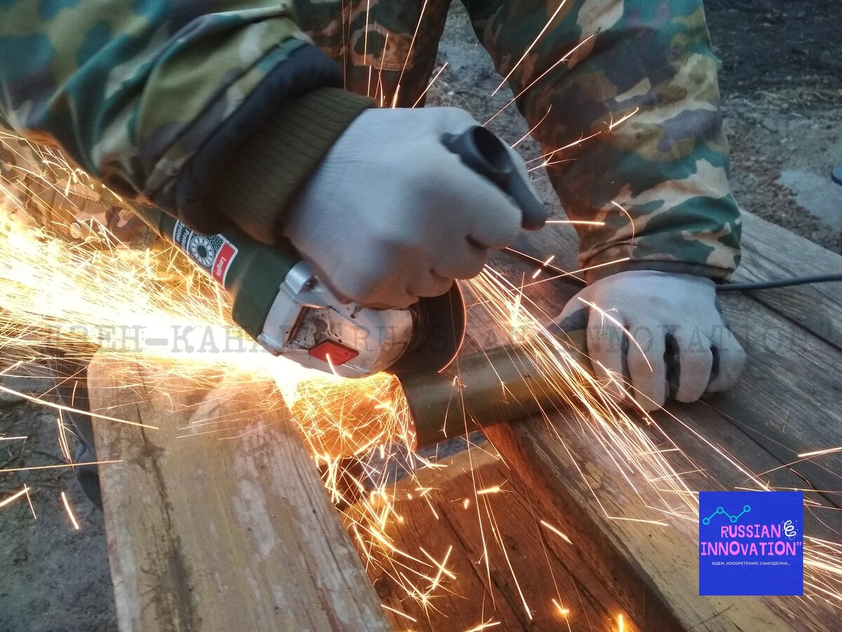 Увидел в патентной базе противоугонное устройство для автомобиля и сделал себе из трубы почти такое же