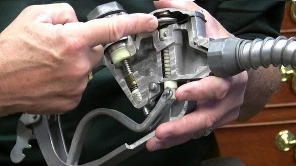 Клапан подачи топлива