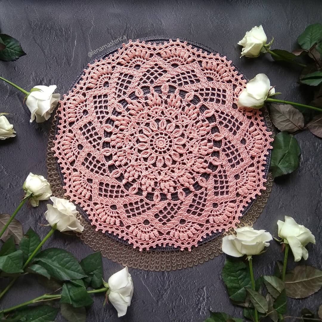 Салфетка"Флора", вязаная крючком