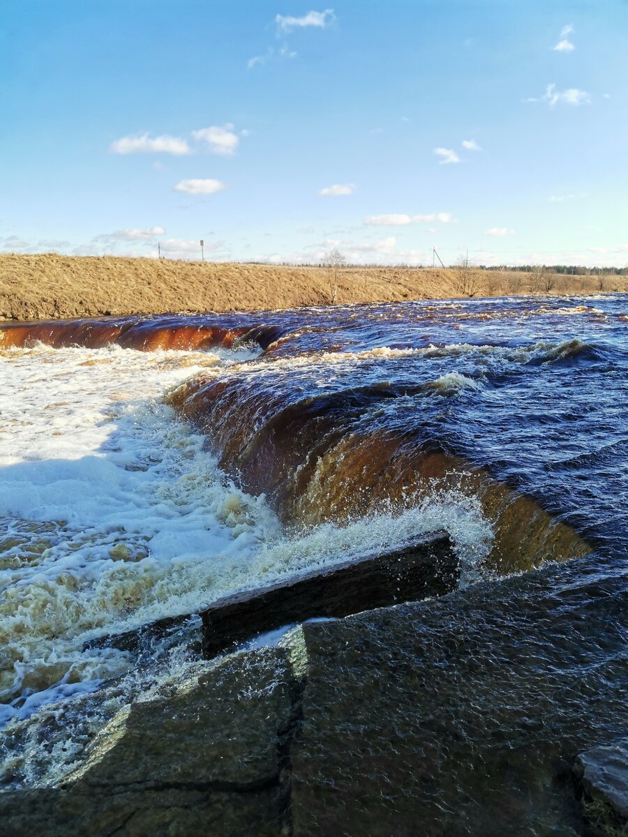 Водопад на реке Тосна