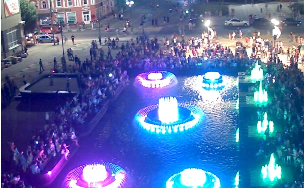 Музыкальный фонтан "Мелодия", город Саратов. 