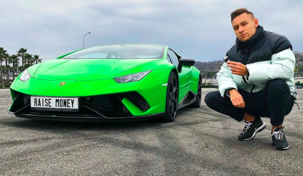 Mr lambo биография. Хуракан Димаса из Батайска. Ламборджини Хуракан Димас из Батайска. Дима из Батайска Ламба. Lamborghini Huracan Performance Димас из Батайска.