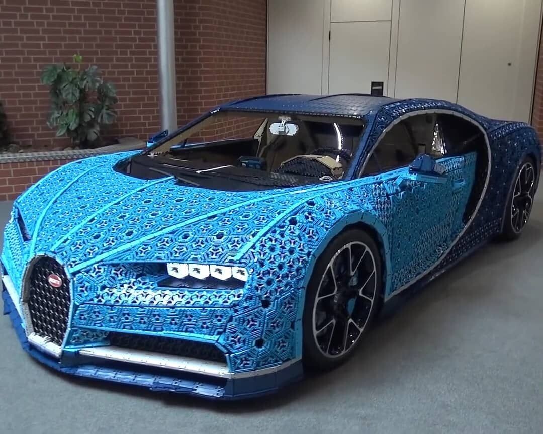 Bugatti Chiron (из лего) 