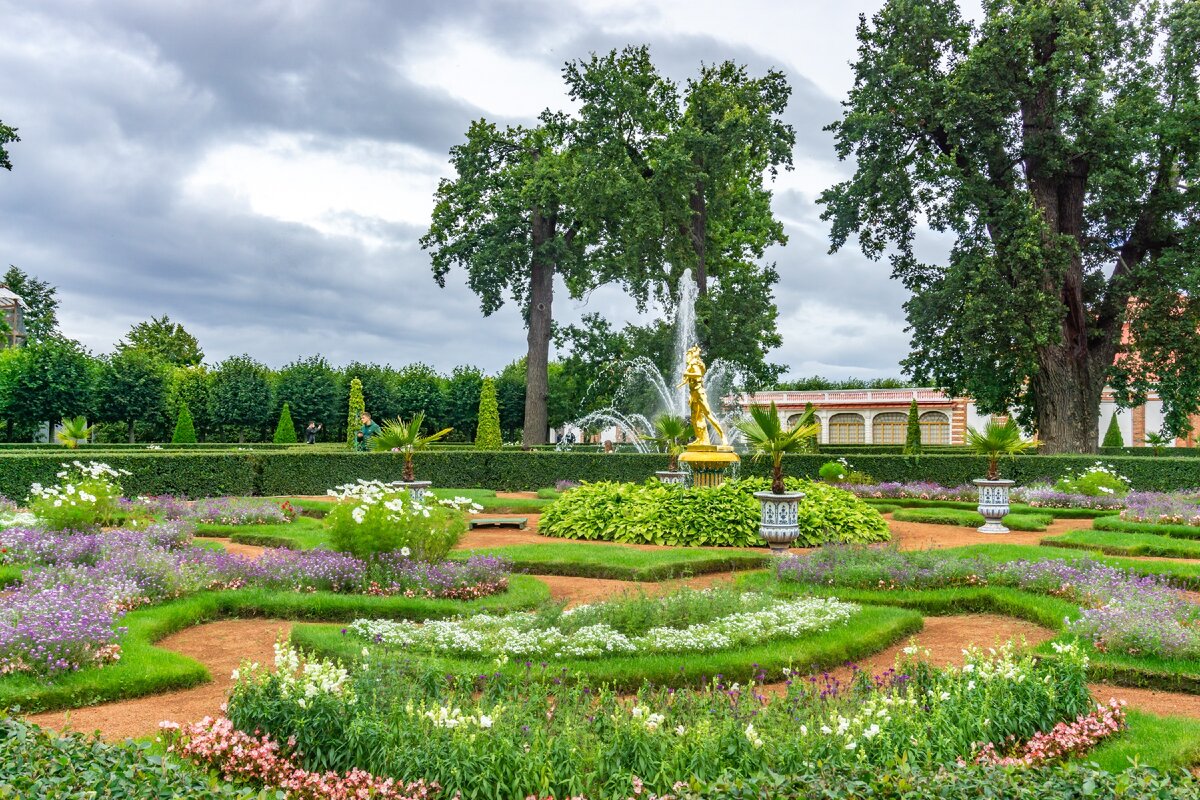 Лабиринт в петергофе в нижнем парке фото