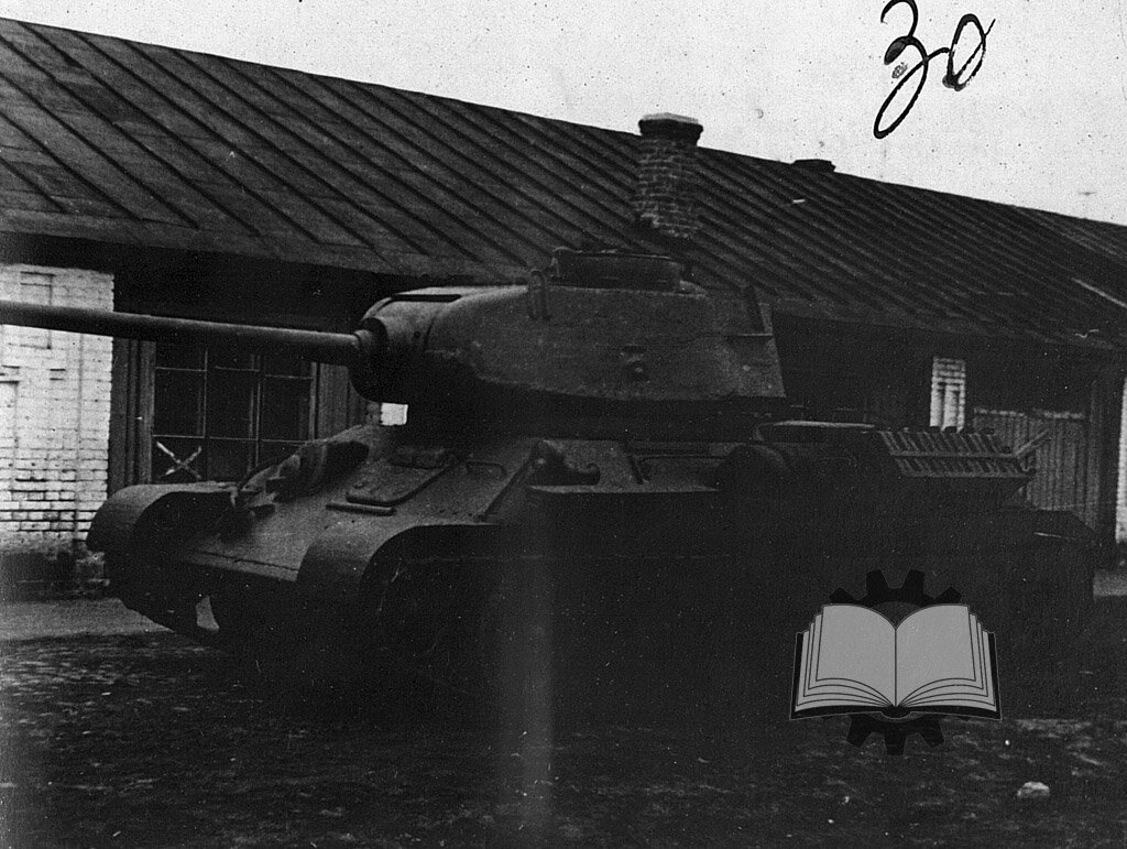 Т-34-85 с креплениями канистр, разработка БТРЗ №1 апреля 1944 года.