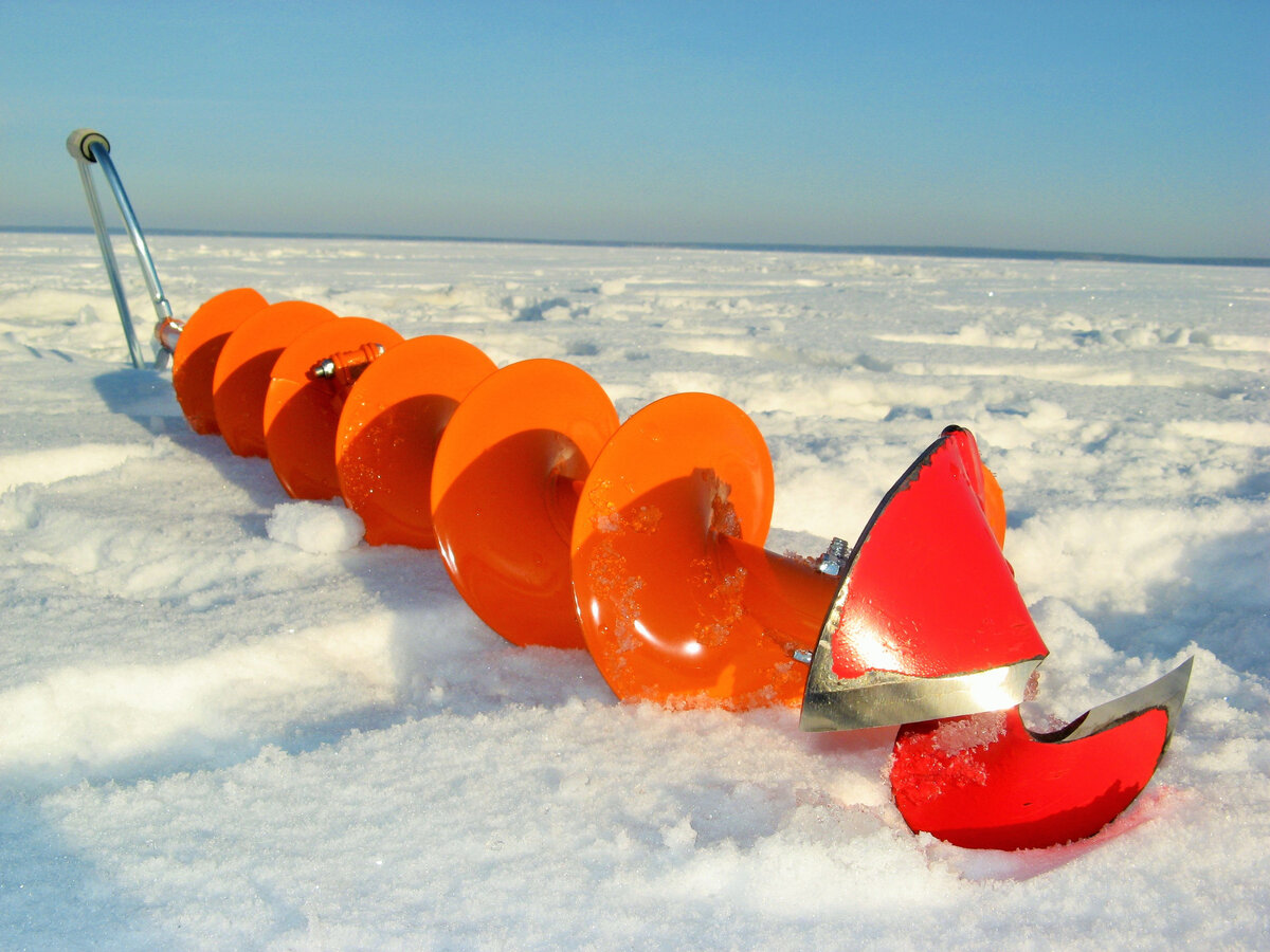 Отличная машина для бурения любого льда