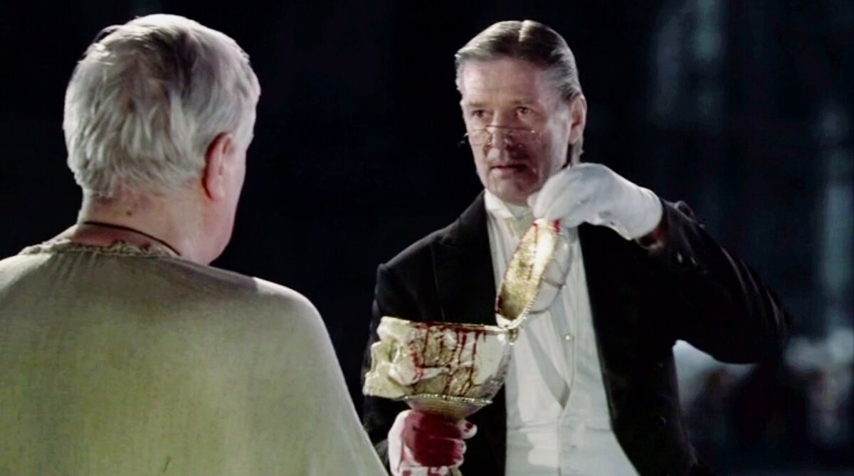 Кадр из  «Мастера и Маргариты». Абдулов в роли Коровьева 