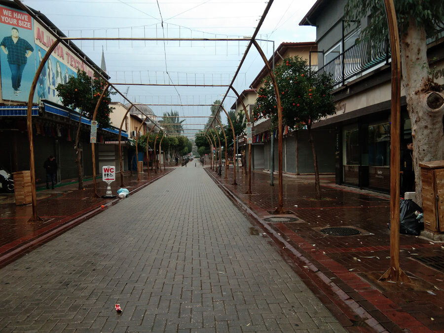 С апреля и на этой улице будет праздник. Это мы так надеемся)