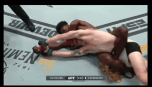 Сандхэген проигрывает Стерлингу удушающим приемом