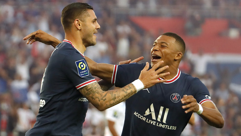Мауро Икарди и Килиан Мбаппе празднуют забитый гол
