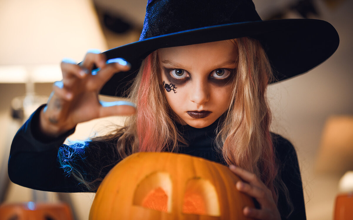 Милая ведьма. Источник: istockphoto.com/ru