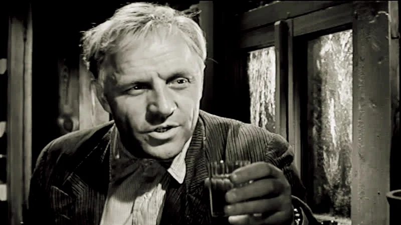 Ульянов в роли председателя Егора Трубникова. 