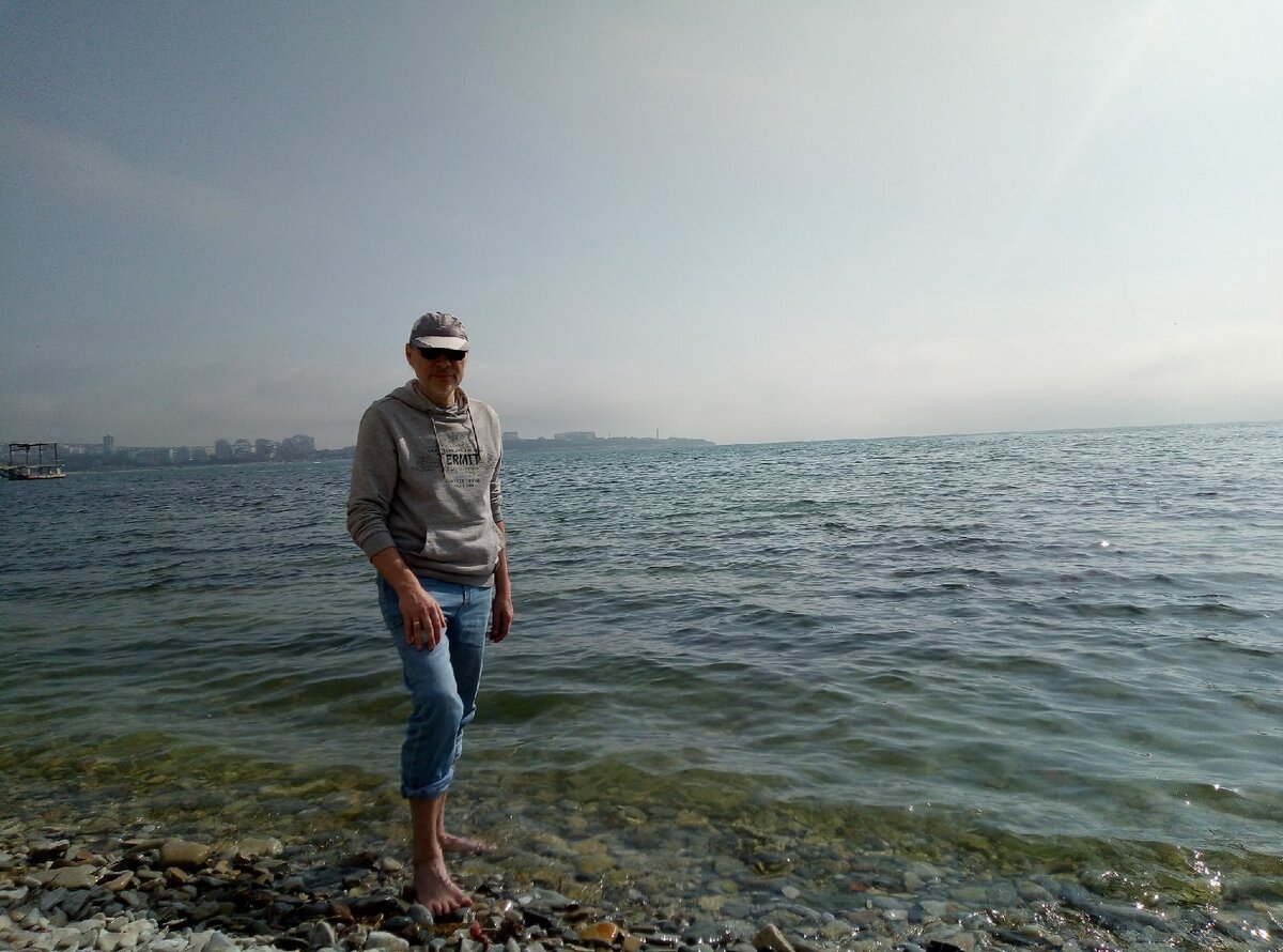 Михаил Лекс, автора рассказа, канала «Как стать счастливым?» и первого комментария