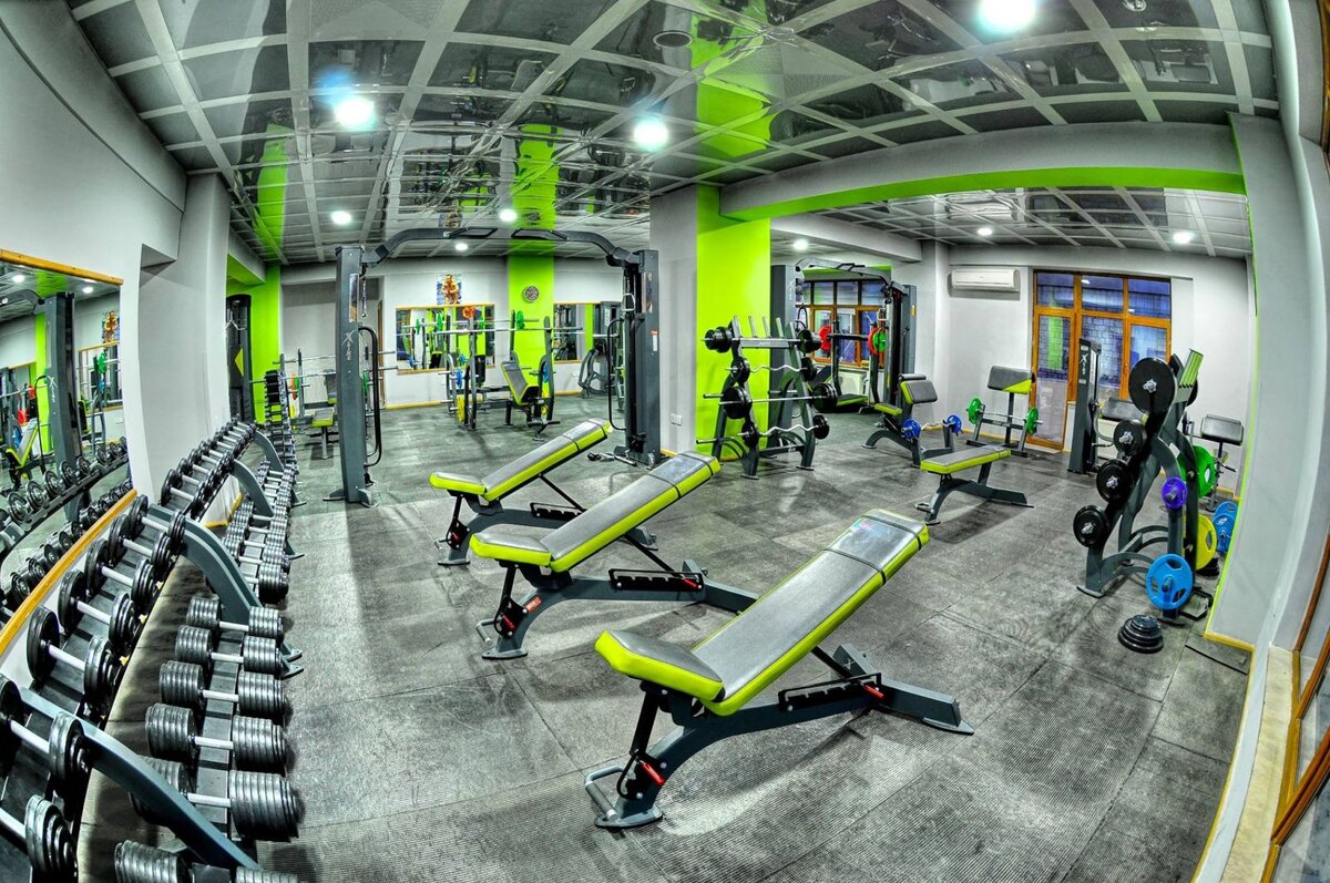 Sport club. Mytimefitness Ильюшина. Тренажерный зал. Спортивный зал. Фитнес зал.