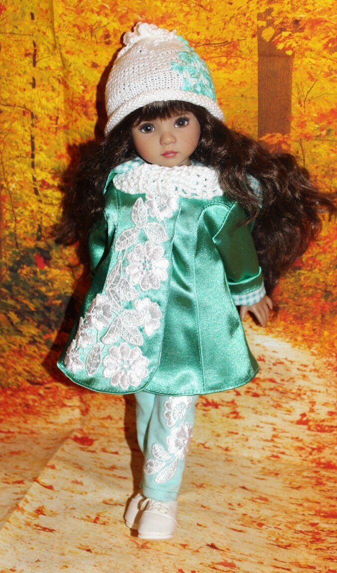 Вот, и на джинсиках кружево. Так модно. 