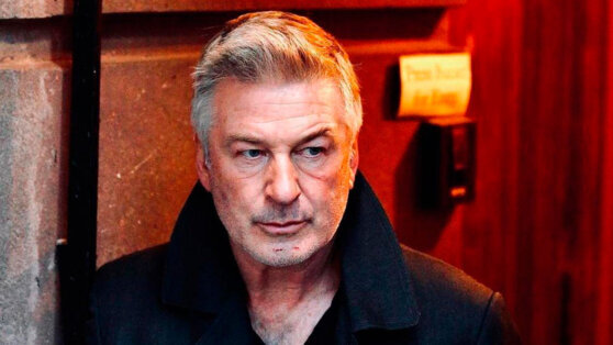    Алеку Болдуину предъявили обвинения в непредумышленном убийстве Сергей Бунеев