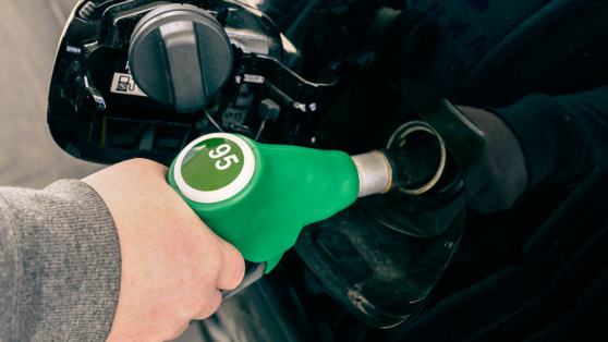    Бензин и мазут побили ценовые рекорды по итогам торгов на бирже в России Егор Ильяшов