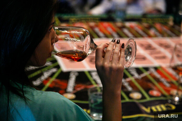    Подозреваемым грозит до четырех лет лишения свободы