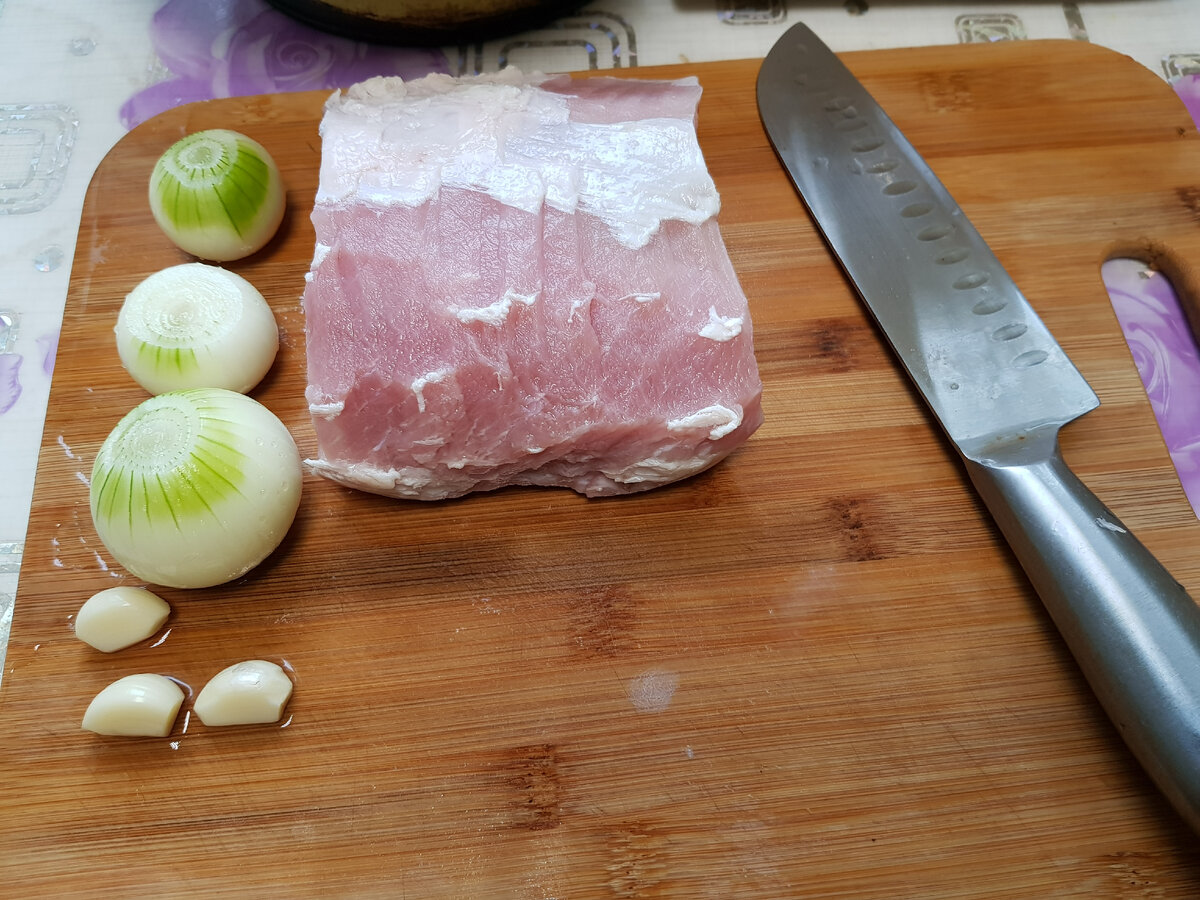 грудь курицы фоткать не стал (кто их в дзене знает ещё за откровенный контент примут, там щас майловцы, а они капец странные)