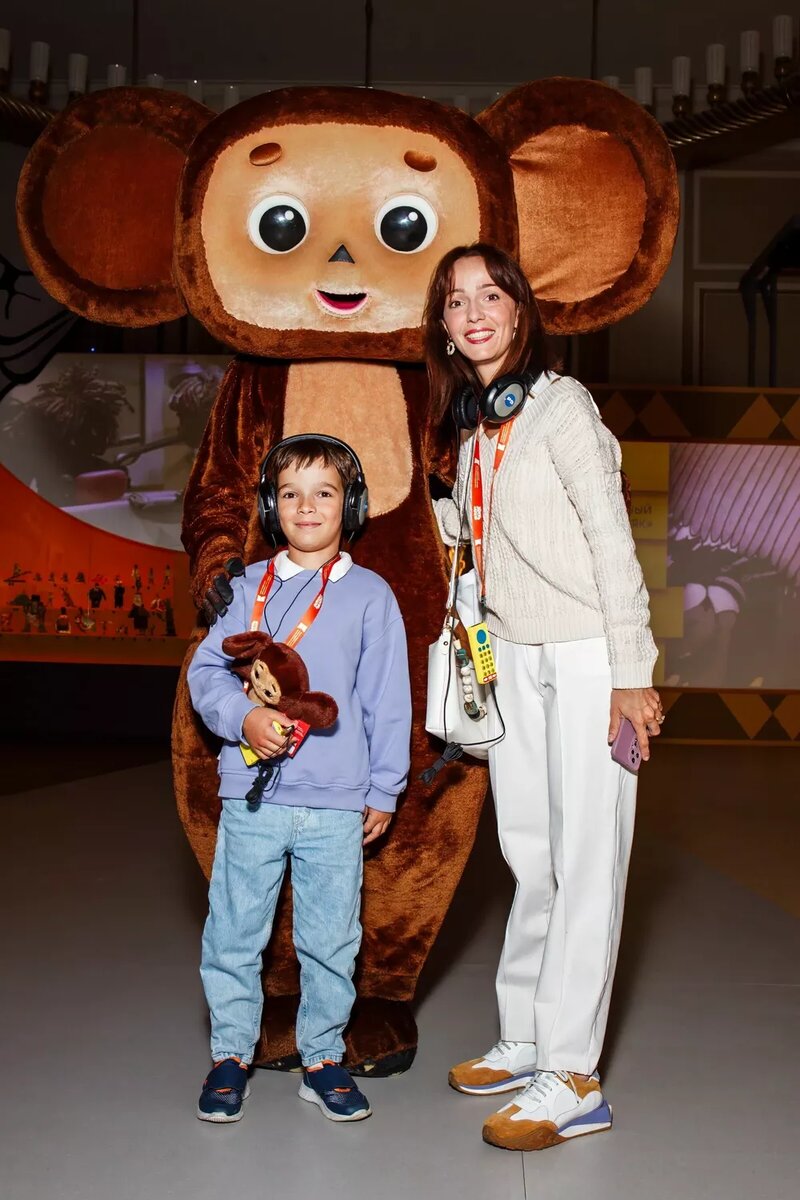 Валерия Ланская с сыном Артемием📷
