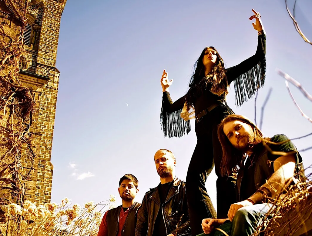 атрибуты съемок музыкальных групп. новинки рок клипов. Queensryche. группа страйкерс. новинки рок клипов.