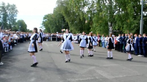 Вальс на первое сентября. 1 Сентября танцы. 1 Сентября танец школа.