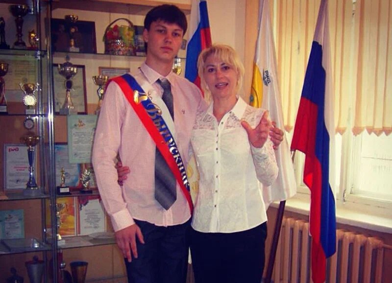 Сын и мать Кузьминовы.  фото: картинки яндекса.