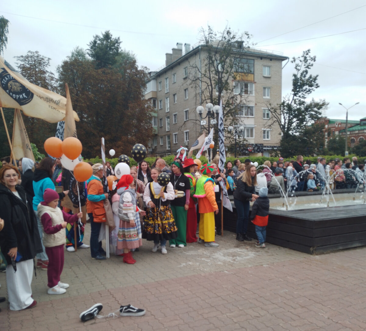 Нашему городу -877, но он  как всегда молод, красив, хорош собой, да ещё в в полном расцвете сил, радует своих жителей и гостей, историческими  памятниками, итересными музеями, замечательными...-56