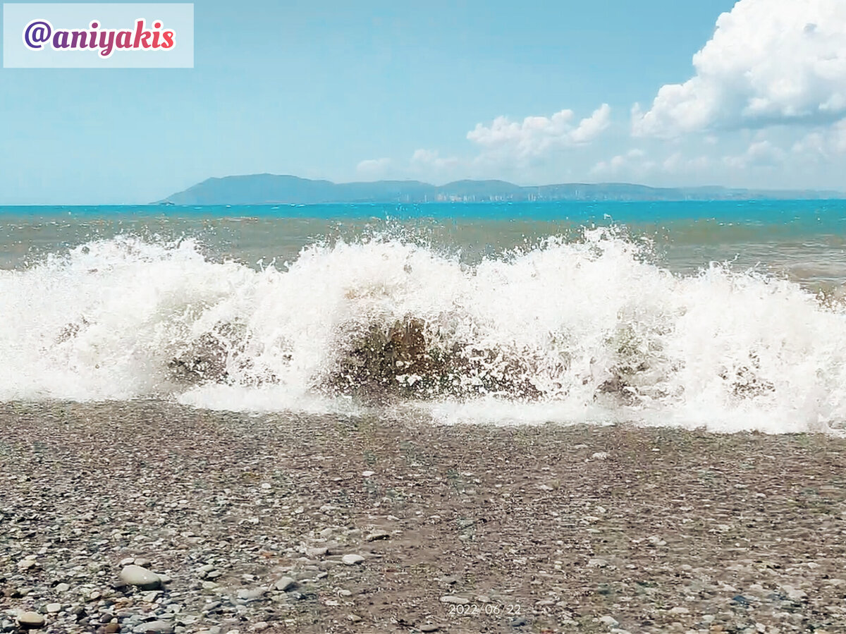 Волны на Чёрном море.