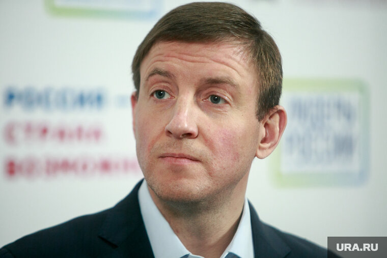   Турчак отметил, что нововведения помогут семьям Героев России воспользоваться землей даже в случае смерти военного