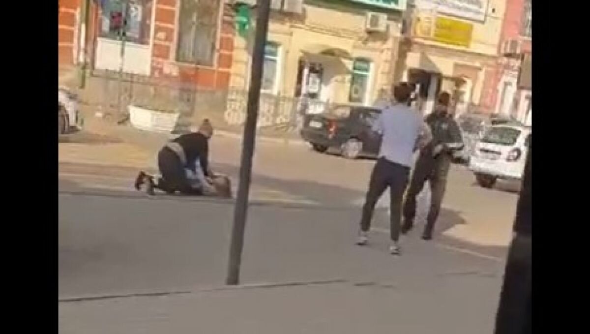 Девки связали парня и трахают порно видео