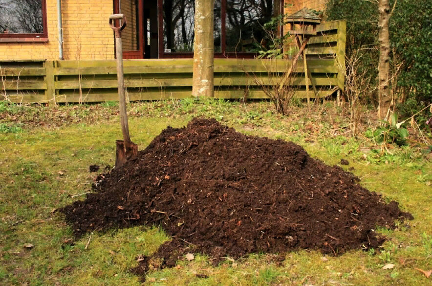 Если почва на участке тяжелая и глинистая: как сделать ее рыхлой и плодородной (мне помогло, поможет и вам)